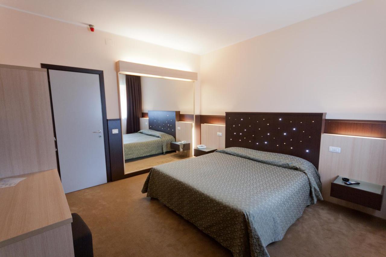 Hotel Campana Reggio nell'Emilia Buitenkant foto